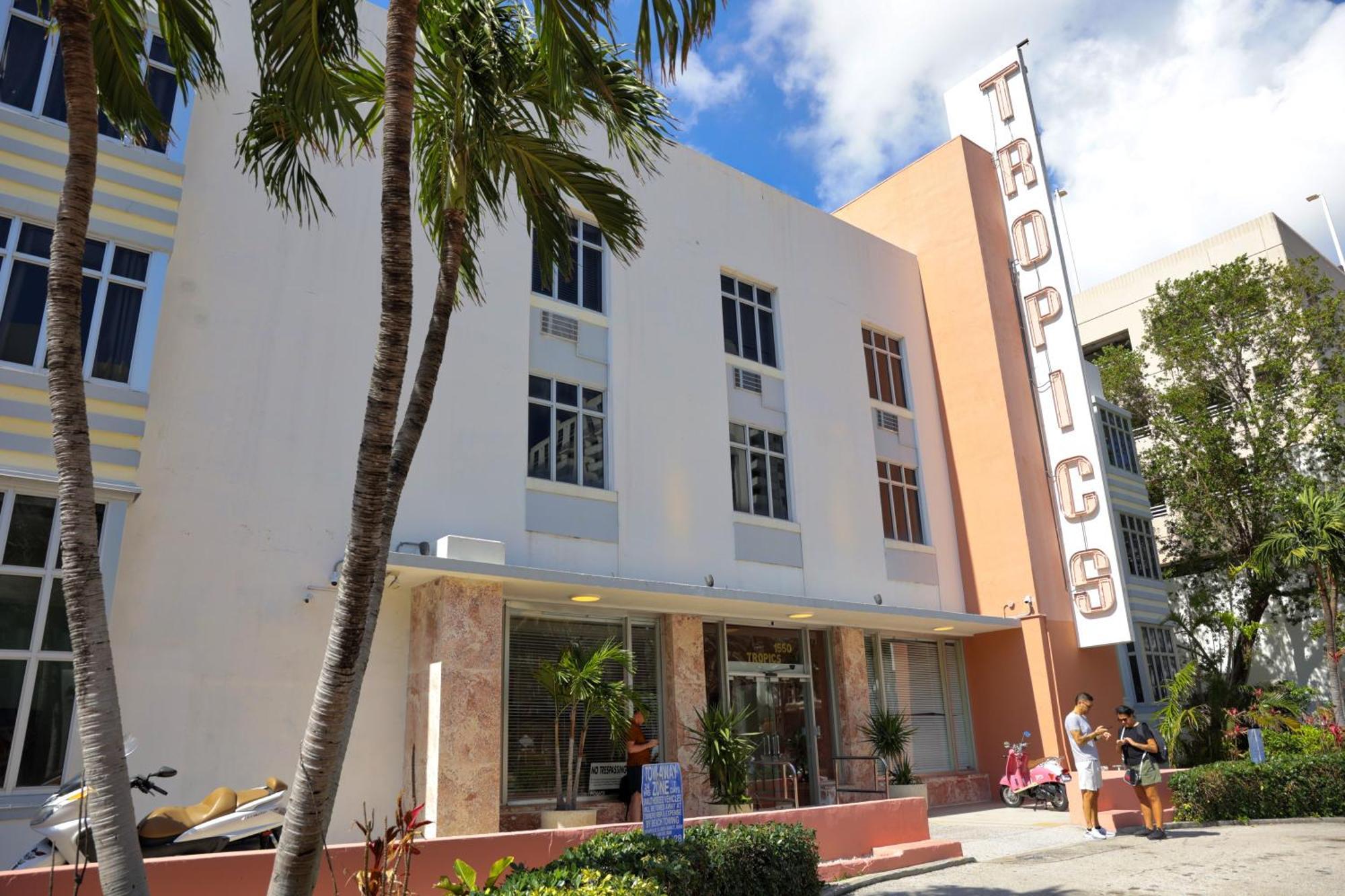 Tropics Hotel Miami Beach — Fotos 1